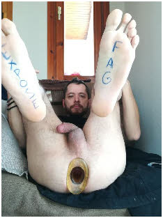 Exposure fag Dimitrios from Greece with a huge plug in his shithole