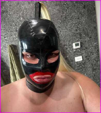 Bi-curious sissy slut Jasmine from Tasmania in his kinky latex mask Bi-curious sissy slut Jasmine from Tasmania in his kinky latex mask