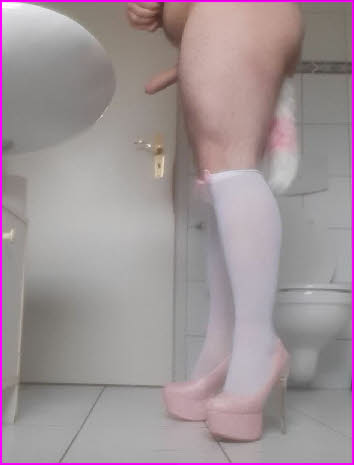 Hilarious photo of sissy loser Celinee's shamefully small manhood Hilarious photo of sissy loser Celinee's shamefully small manhood