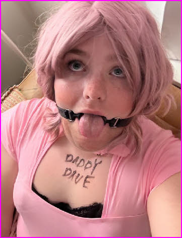 Spunk-hungry sissy Lexi sticks out her tongue through her O-ring gag