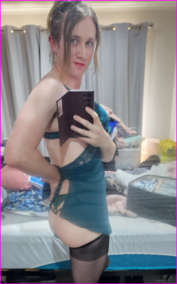 Mincing sissy Cassie faces ruin if this selfie gets shared worldwide Mincing sissy Cassie faces ruin if this selfie gets shared worldwide